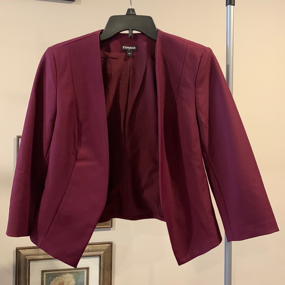 Express - Suit Jacket - Women’s - Size 6 - Maroon